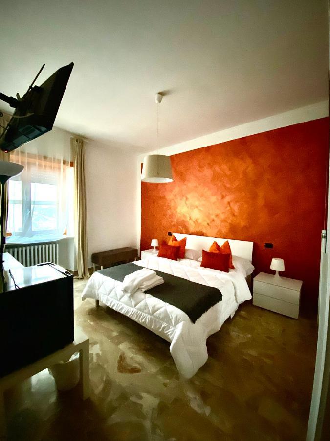 B&B mò•sì Massa d'Albe Esterno foto