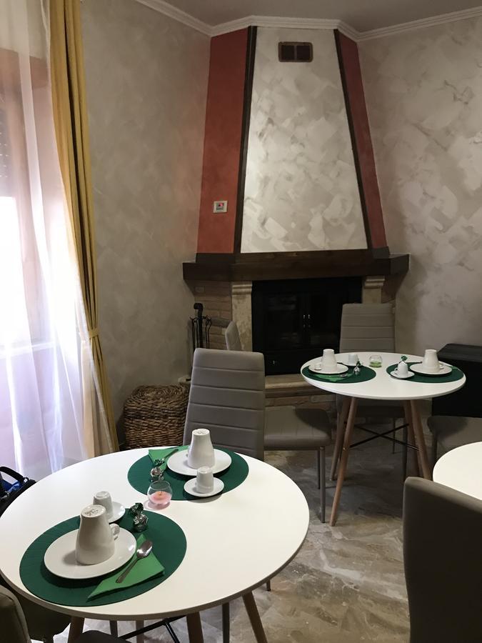 B&B mò•sì Massa d'Albe Esterno foto