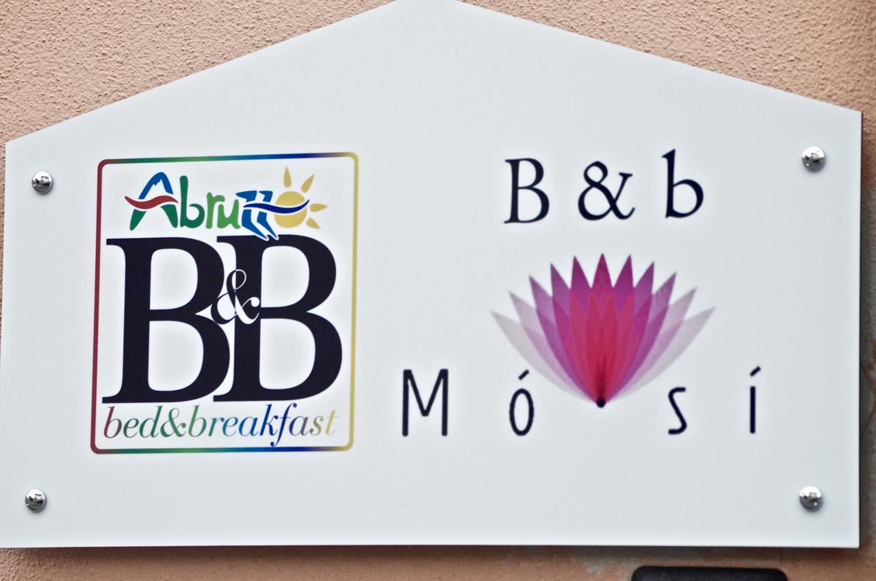 B&B mò•sì Massa d'Albe Esterno foto